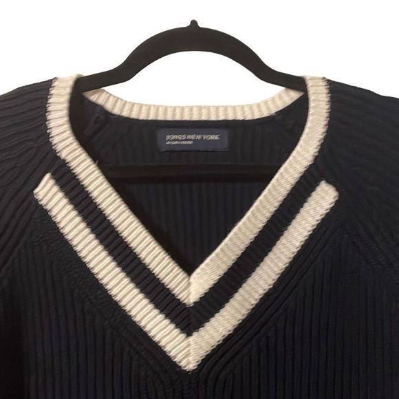 Jones New York Signature V-neck black & white pullover estimated L - Picture 2 of 12